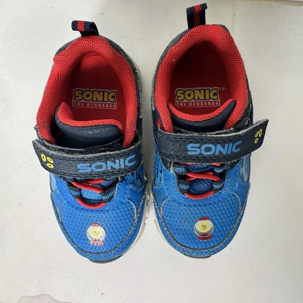 Used Sneakers‎ • Toddler Boy • Sonic the Hedgehog Light-Up Shoes - Size 6
